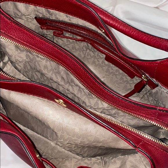 MK Dark red med. tote and clutch 🔐 - Picture 3 of 7